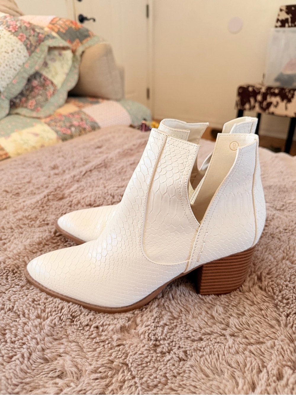 Women's White Textured Chelsea Booties with Block Heel
